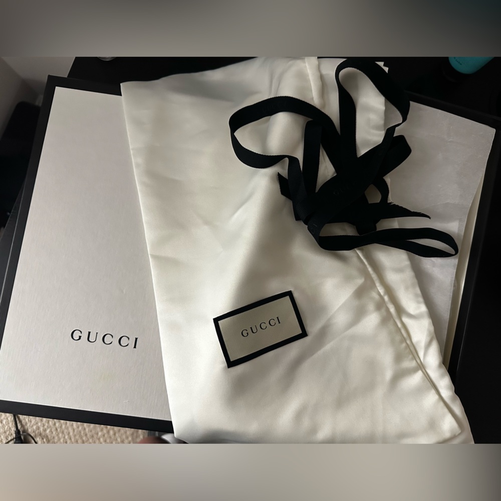 Gucci Shoe/Gift box